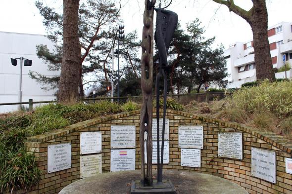 Monumento Comemorativo 25 de Abril, Portugal da Liberdade, Fontenay-sous-Bois, FranÃ§a (wikimedia commons)