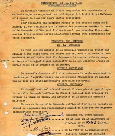 Última página do Acordo de Princípio entre organizações angolanas, assinado sob a égide de Nkrumah (6-6-1962). David Livromentos, do Partido Democrático Angolano (PDA ), assinou por Rosário Neto. O PDA e a UPA tinham formado a FNLA em Março de 1962 e Livromentos era presidente do seu Conselho Nacional. Faleceu de doença em Outubro desse ano.