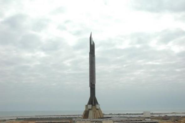 Kiluanji Kia Henda, The Spaceship Icarus 13, Luanda, 2007, photo, part of the series Icarus 13