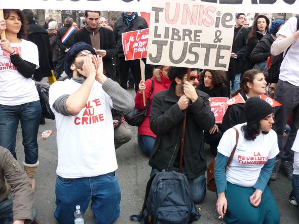 Janeiro 2011  Manifestação em Paris