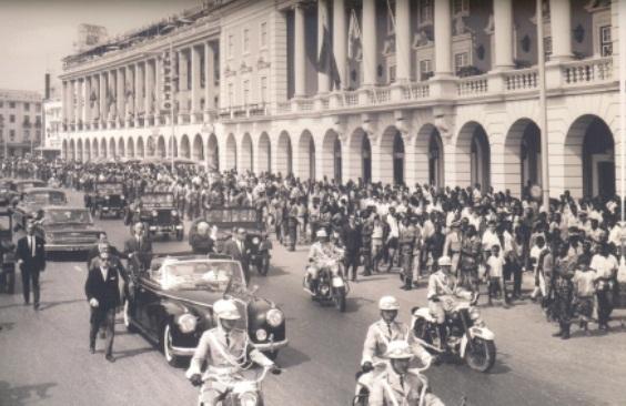 Visita do presidente Américo Thomaz a Luanda, 1963. Fonte, FERNANDES, José et allii, 2010. Angola no Século XX, Cidades, Território e Arquitecturas. Lisboa, Printer Portuguesa. p. 14