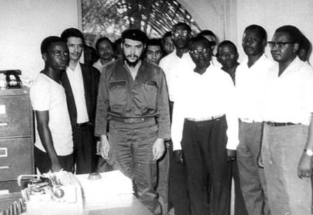 Ché visita escritório do MPLA 1976