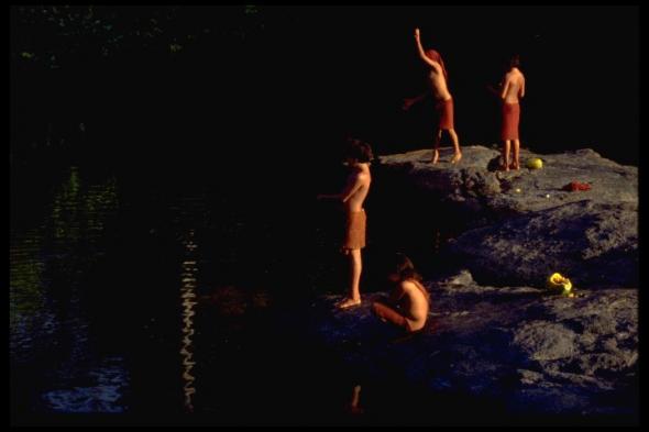 Meninos a pescar no rio Xingu (1982) EDUARDO VIVEIROS DE CASTRO
