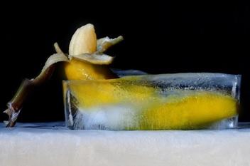 'Banana in ice' (2015), de Saskia Boelsums.