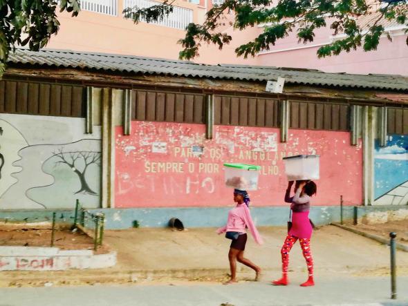 zunga em Luanda, fotografia de Marta Lança