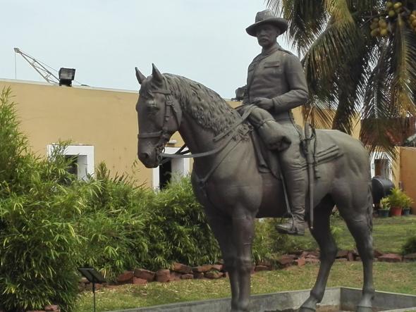 Statue of Mouzinho de Albuquerque, in Maputo Fortress, used as a scenario for wedding photos