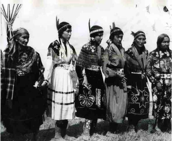 Mulheres aborígenas na Pion-Era em Saskatoon, SK em 1958.