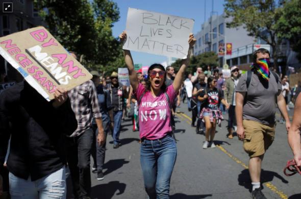 Manifestação contra o racismo em São Francisco, em 2017 ELIJAH NOUVELAGE/REUTERS