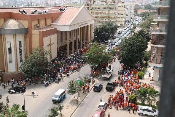 IURD em Luanda - foto de Carlos Oliveira Reis