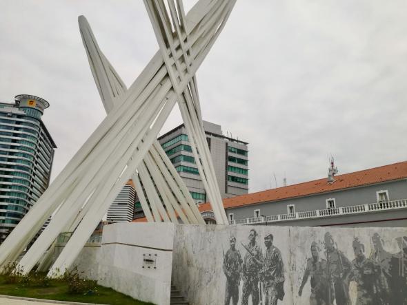 Memorial ao soldado desconhecido, Luanda. foto Marta Lança