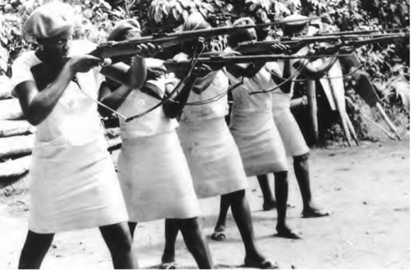 Mulheres combatentes do Partido Africano da Independência da Guiné e Cabo Verde (PAICG). Foto, Le Nouvel Afrique -Asie, Paris 