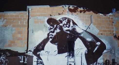 Vado Más Ki Ás, graffiti de Vhils no bairro 6 de maio  