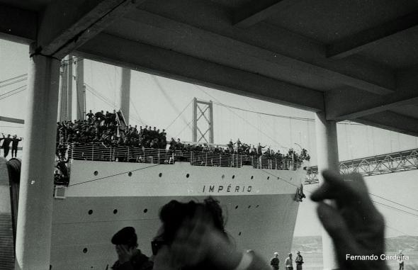 Embarque de tropas para África em 12 de Abril de 1969.