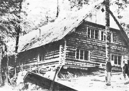 Hospital no. 7 do monte Javornica, Drežnica em 1943, pouco antes da sua destruição final. 