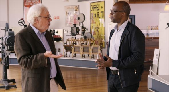 O diretor da Cinemateca, José Manuel Costa, e o ator Ângelo Torres. Imagem de Ar de Filmes.