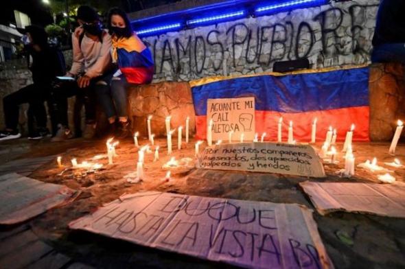 Muitos manifestantes pedem a demissão do presidente Iván Duque (BBC)