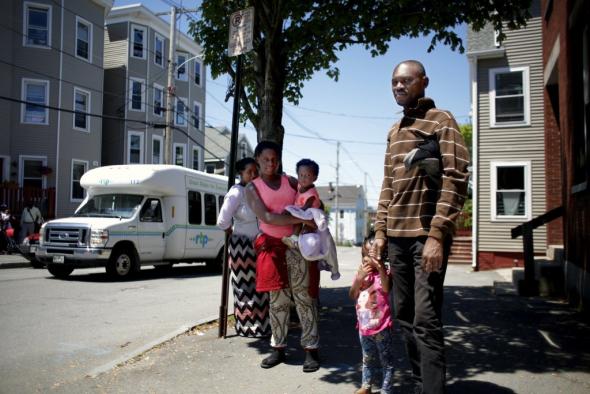 Portland Press Herald (Ben McCanna) - Família da República Democrática do Congo chega a Portland, Maine