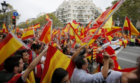 A polémica à volta do perdão fez deste 12 de outubro, Dia da Hispanidade, dos mais agitados dos últimos anos para a direita espanhola, consideram analistas daquele país (DR)