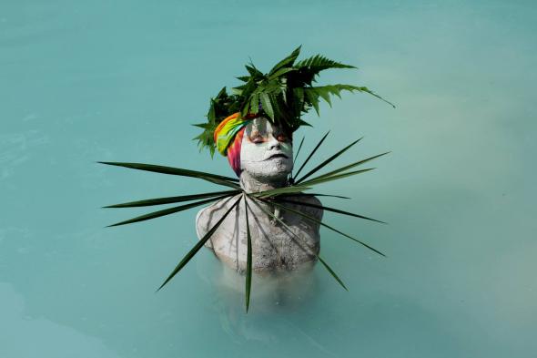 Foto de Keila Serruya. Uýra, uma entidade híbrida amazónica
