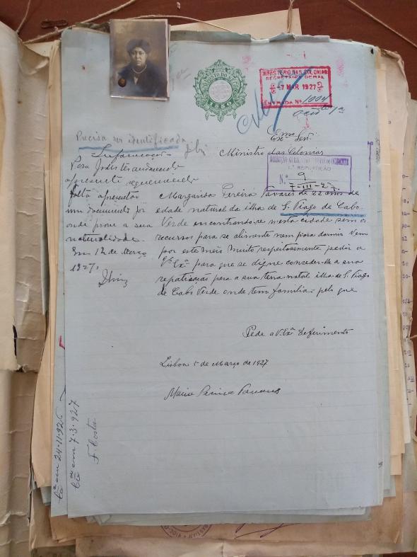 Requerimento de Margarida Pereira Tavares, 1927. Fundo Ministério do Ultramar, Direcção Geral de Administração Política e Civil, 'Processos de colonos e repatriados', nv 266.