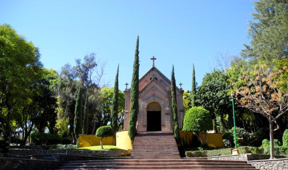 Capela no Cerro de las Campanas, em Querétaro, assinala o lugar onde Maximiliano foi fuzilado. Foi mandada construir pelo governo francês, em 1900 (DR)