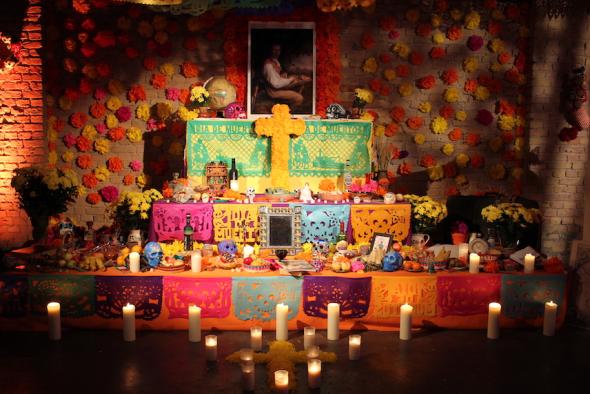 Altar de Dia de Muertos, numa casa mexicana (DR)