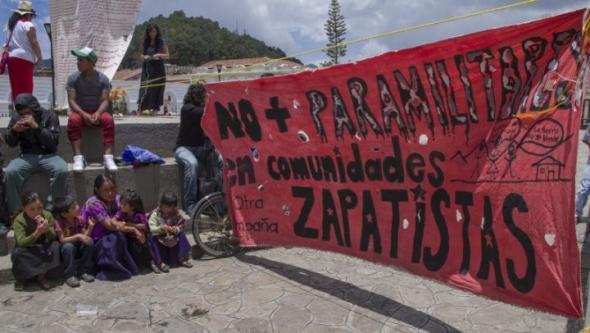 Manifestação pelo fim das intervenções paramilitares em Chiapas (DR)
