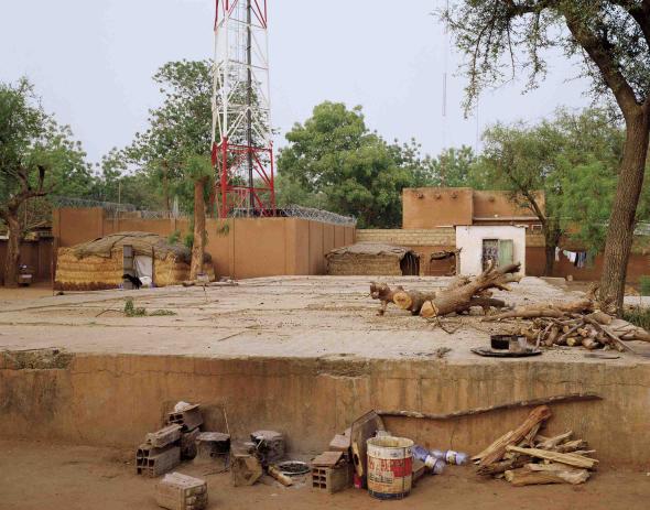 Maison Tropicale (Niamey) #2, 2007 Impressão Light Jet montada em alumínio, 120x150cm