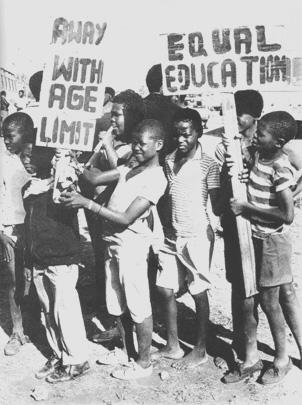 (Children Demonstration against the educational system in Tsakane) 