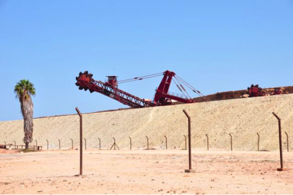 Kiluanji Kia Henda, 2009. Natureza Quase Morta, Namibe, 86,5cmx130cm.