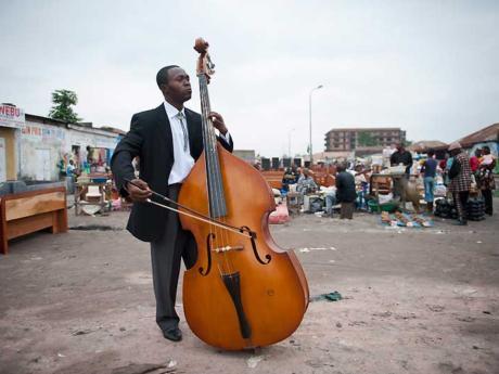 Kinshasa Symphony, de Matin Baer e Claus Wischmann