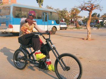 Sebem in Jorge António’s documentary, Kuduro, Fogo no Musseke, Luanda, 2007.