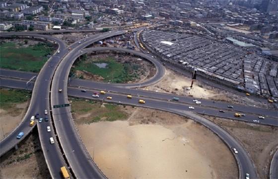 Ring Road / Adaya Street Cloverleaf, Lagos, Nigéria, foto de Julius Berger