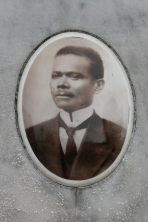 Vicente M. de Freitas foi um dos construtores habilidosos à frente da reforma da Igreja Matriz, atual Catedral, e um dos fundadores da Sociedade Operária Beneficente 13 de maio.