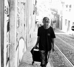 Kabasele dans les rues de Mouraria, photo de Clara Abdullah.