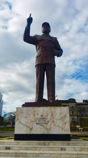 Samora Machel statue