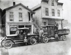 A moving company in Cleveland (The Western Reserve Historical Society, Cleveland, Ohio Allen E. Cole Collection)