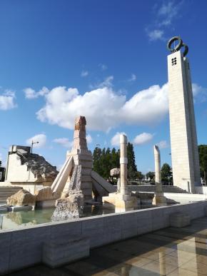 João Cutileiro, Monumento ao 25 de de Abril, 1997 (Lisboa, Parque Eduardo VII)