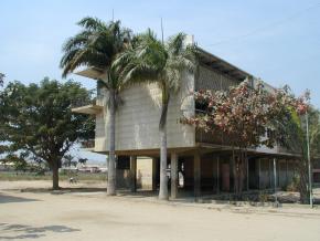 Liceu do Lobito, obra de Castro Rodrigues, fotografia Cristina Salvador