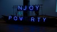 Três comentários ao filme Enjoy Poverty, de Renzo Martens